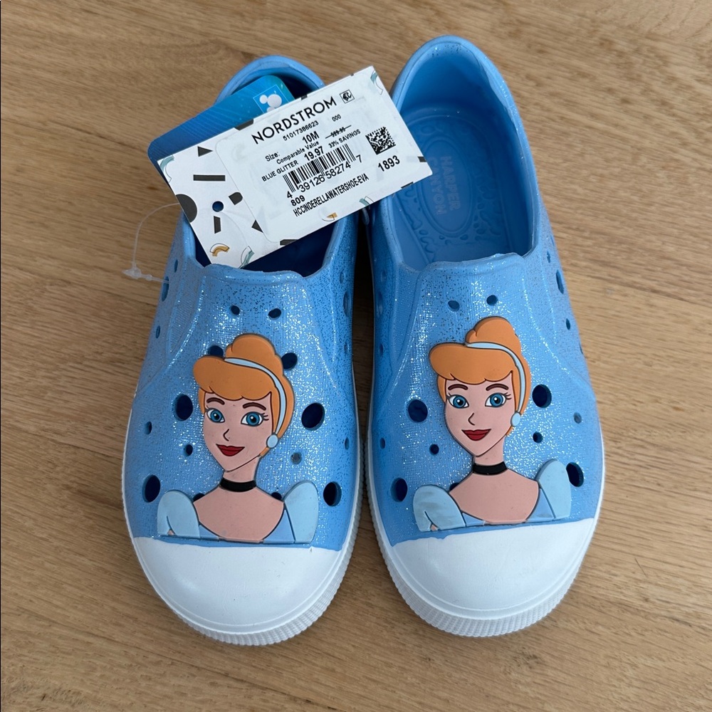 Harper Canyon Cinderella slip ons